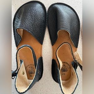 Brand new size 6 Eveleigh Meadow Mama Explorers